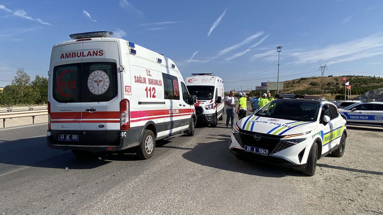 Yolcu otobüsü şarampole devrildi! 24 kişi yaralandı 6